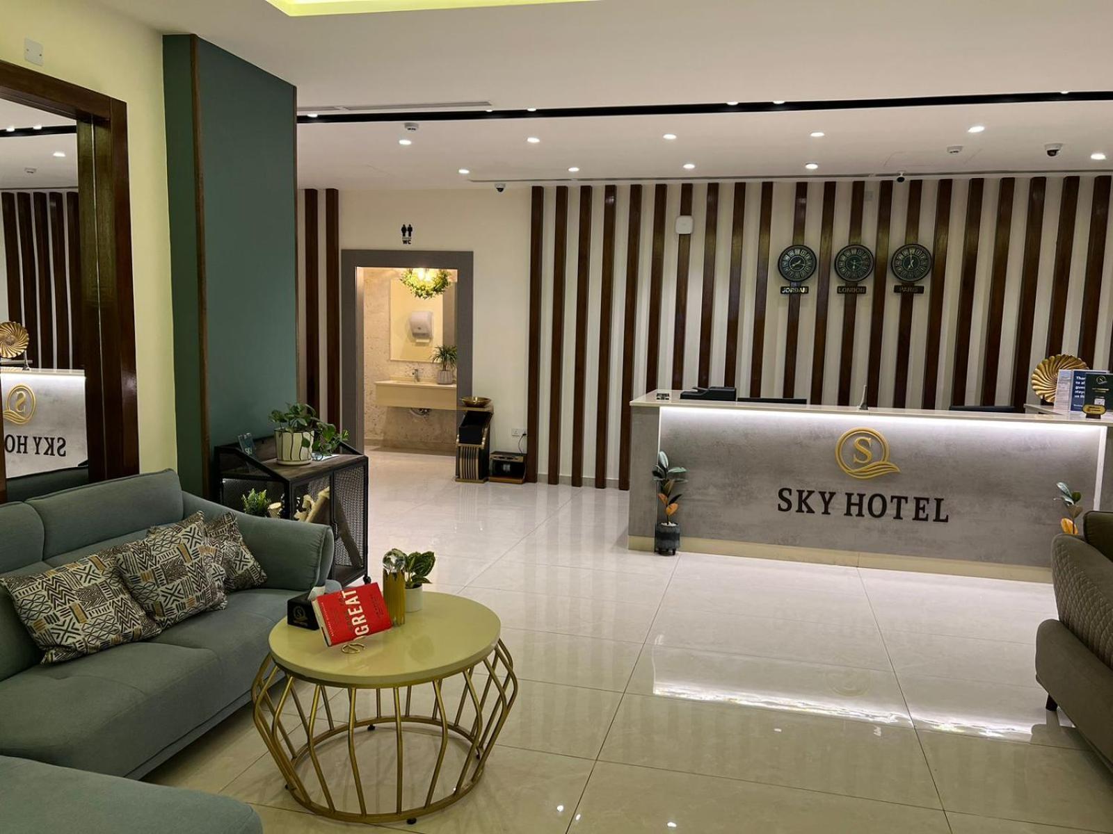 Sky Hotel Akaba Buitenkant foto